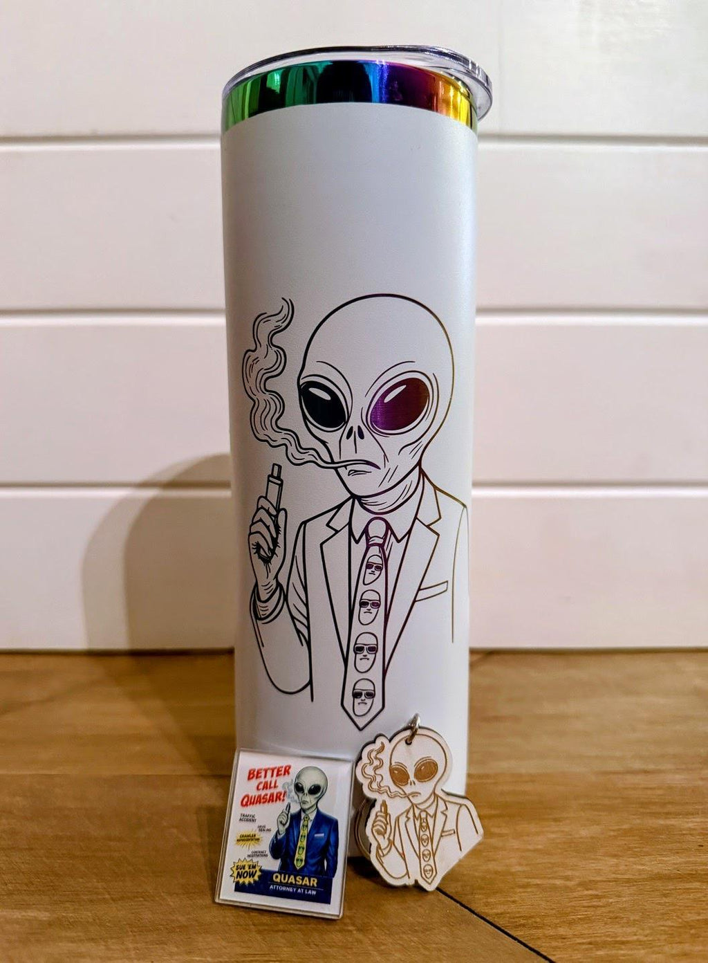 Dungeon Crawler Carl Quasar Gift Set – Alien Attorney Tumbler, Pin, Keychain