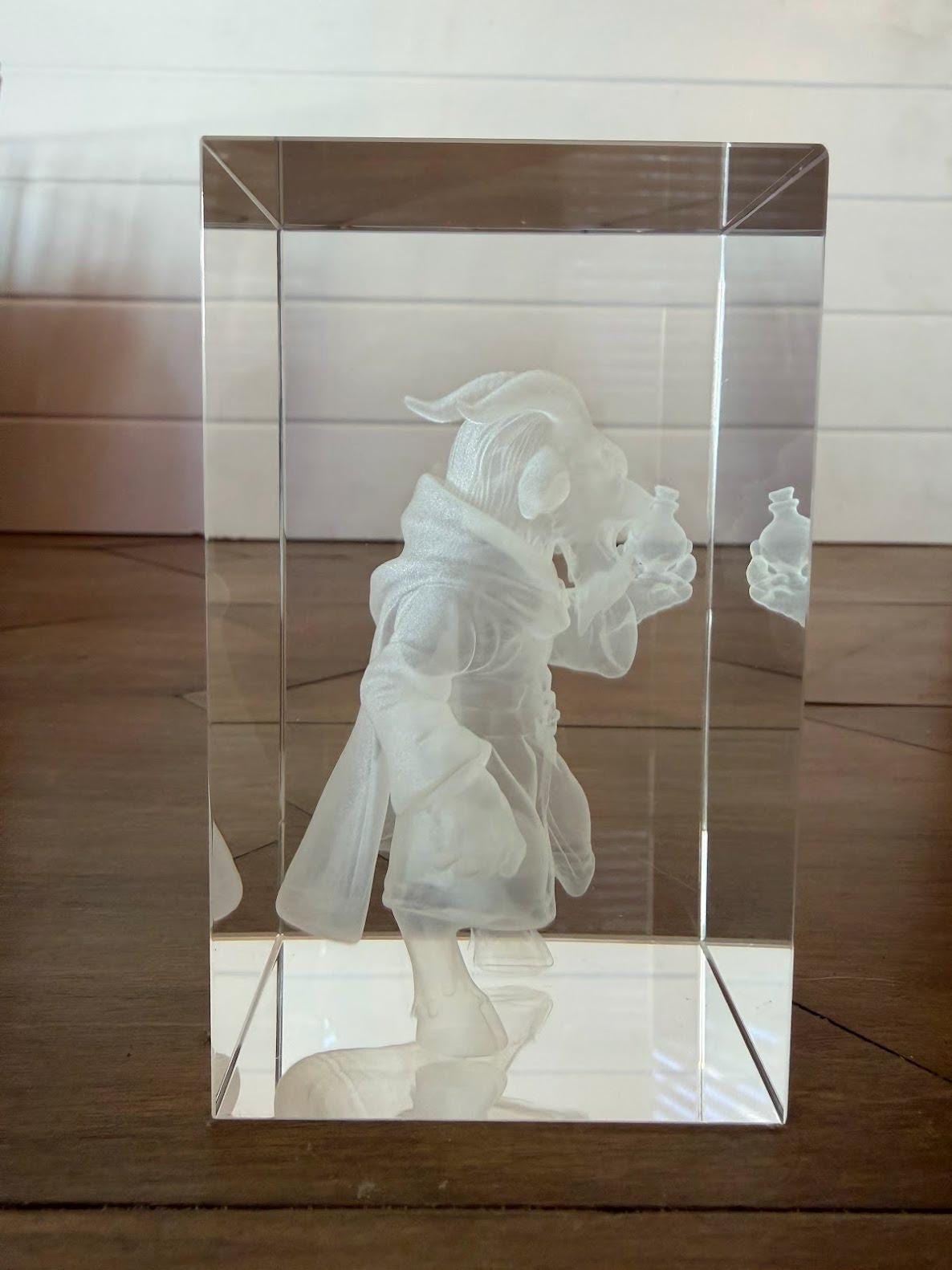 Prepotente Glass Engraved Cube – 3D Internal Laser Engraving | Dungeon Crawler Carl Collectible