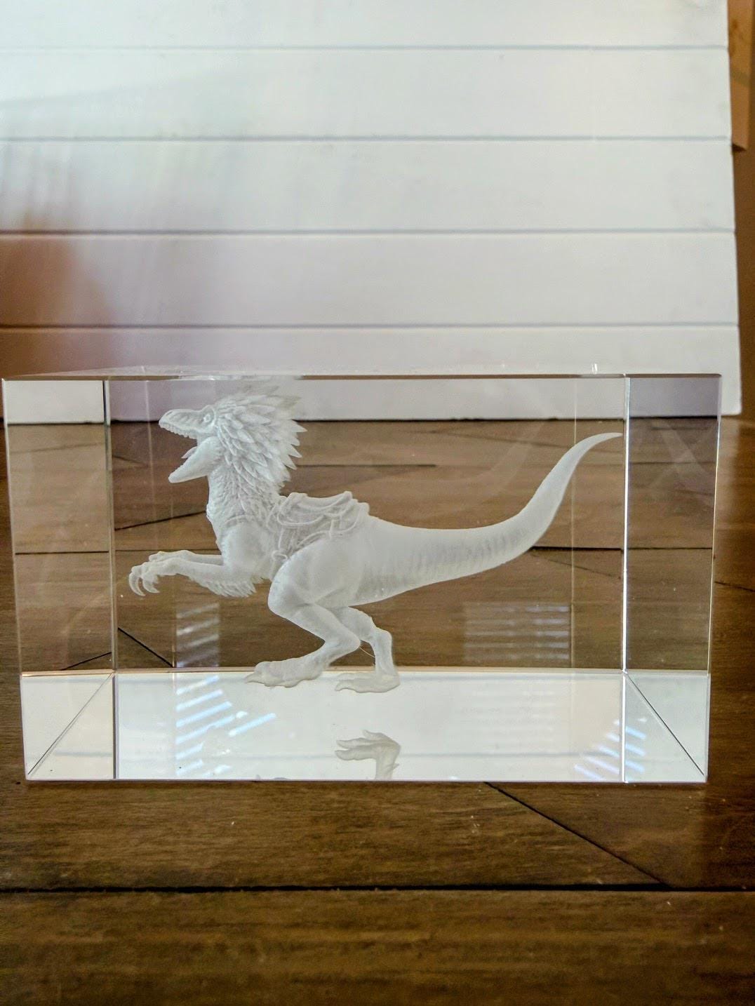 Mongo Glass Engraved Cube – 3D Internal Laser Engraving | Dungeon Crawler Carl Raptor Collectible | Nerdy Display Gift