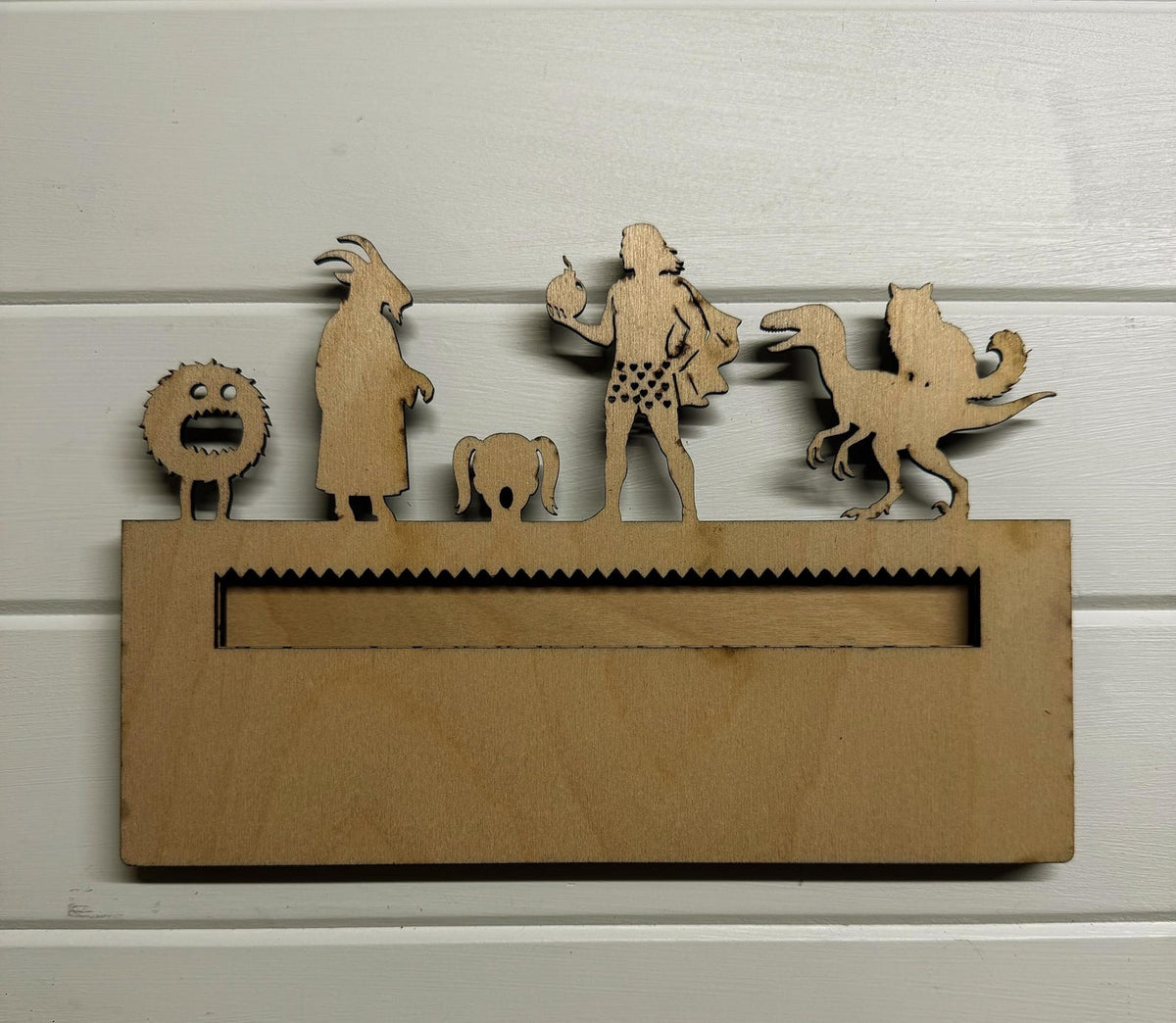 Dungeon Crawler Carl Key Holder for Wall | Wooden DCC Key Rack | Nerdy Home Decor | LitRPG Book Lover & Housewarming Gift