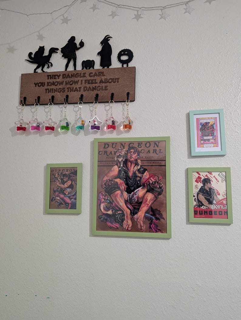 Dungeon Crawler Carl Inspired Tsunameez Keychain Display Holder | 8 Hook Collector Rack | Princess Donut | Mongo | Samantha | Nerd Room Decor